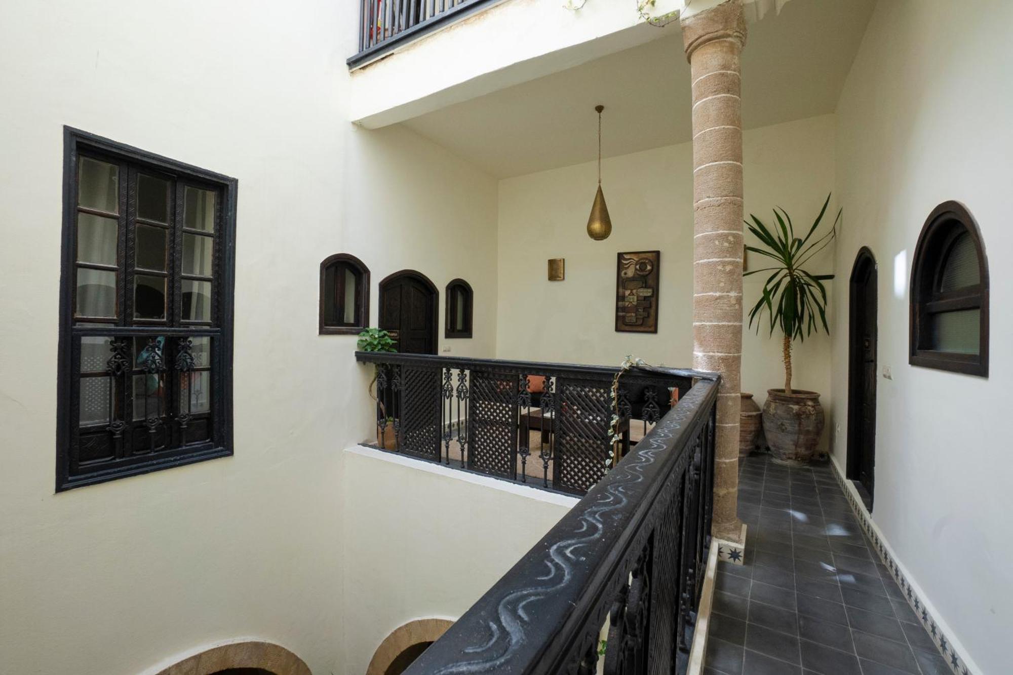 Riad Dar Nor 에사우이라 외부 사진